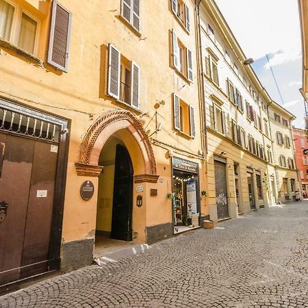 Lupari Apartment, Palazzo Storico Sotto Le Due Torri Bologna Eksteriør bilde
