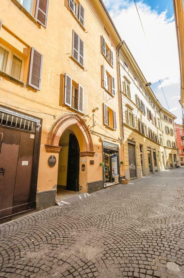 Lupari Apartment, Palazzo Storico Sotto Le Due Torri Bologna Eksteriør bilde