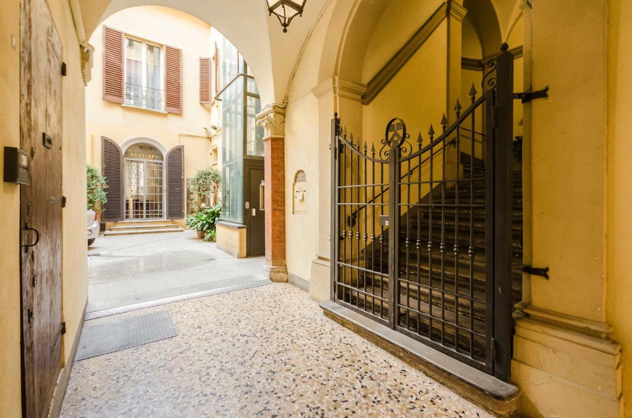 Lupari Apartment, Palazzo Storico Sotto Le Due Torri Bologna Eksteriør bilde